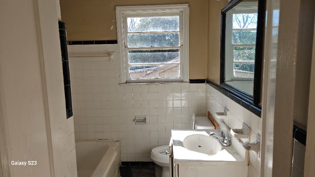 Photo - 894 Prince St