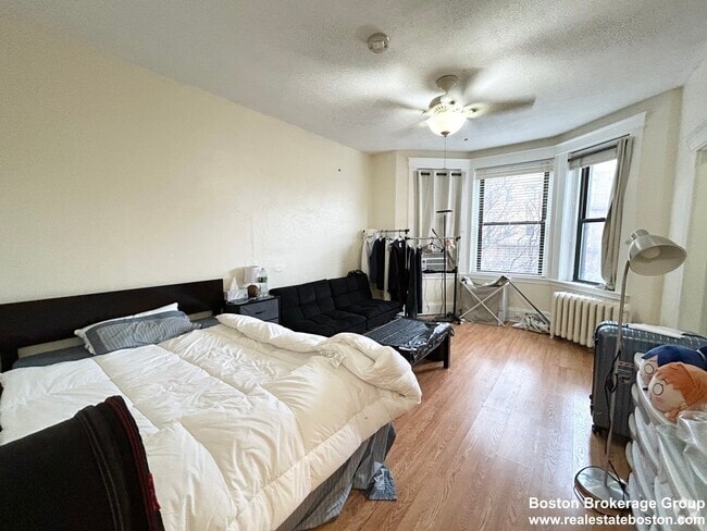 Building Photo - 39 Hemenway St Unit 25 Rental