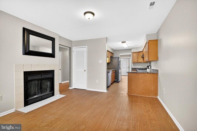 Photo - 70 Hampshire Dr