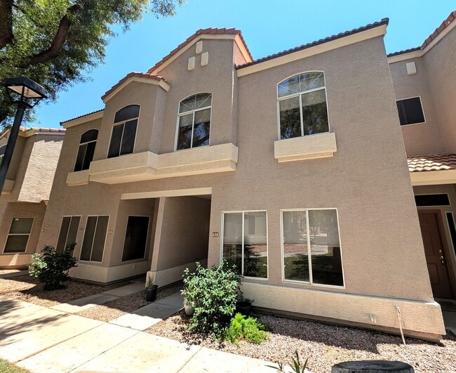 Building Photo - 3 Bedroom Townhome at Townes at Southpark ...