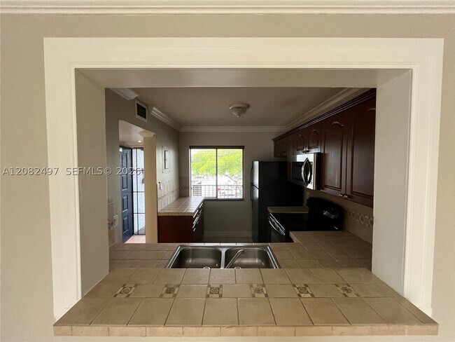 Photo - 8560 N Sherman Cir Unit 308