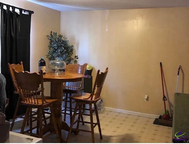 Photo - 136 Oscar Ct