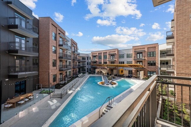 EastPoint - EastPoint Apartments