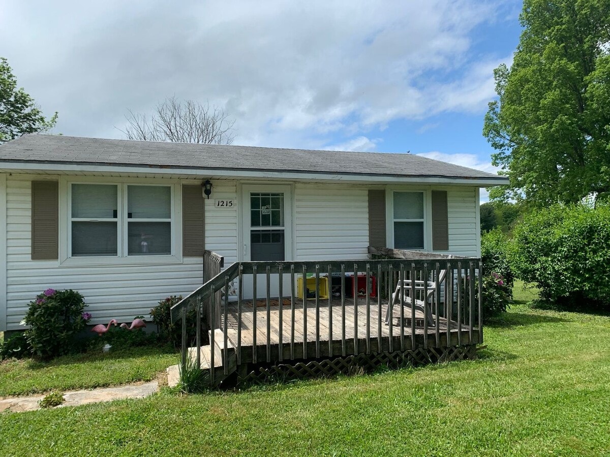 Photo - 1215 Orchard St