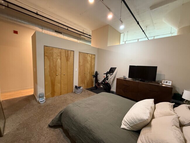 Photo - 1224 W Van Buren St Unit 607