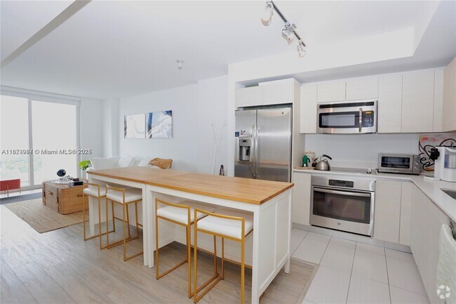 Building Photo - 4250 Biscayne Blvd Unit 1512 Rental