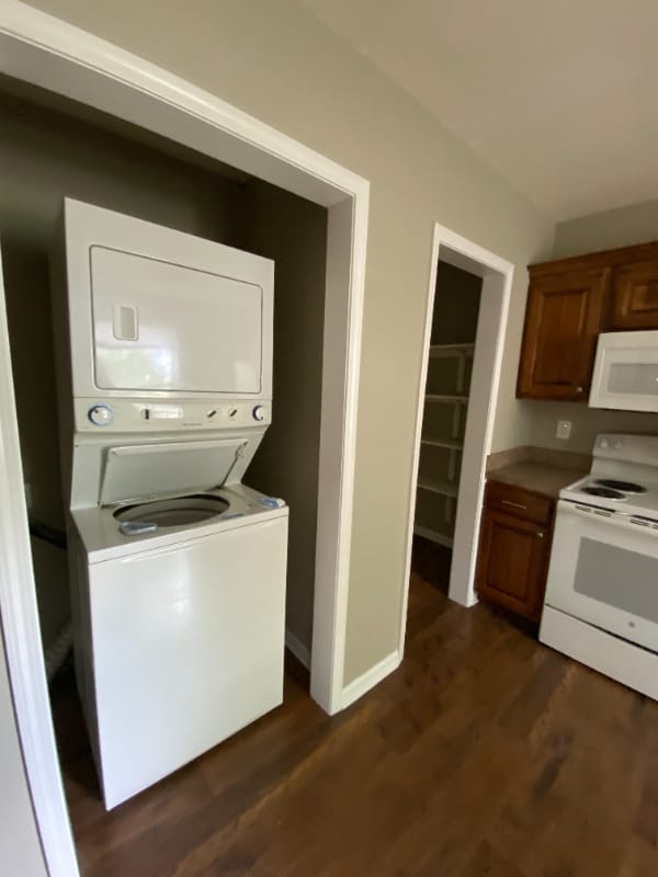 Photo - 600 W Broadway Blvd Unit B