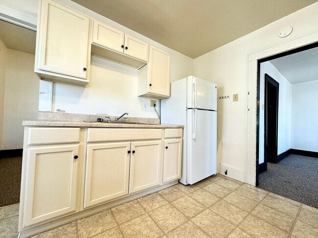 Photo - 2701 Raspberry St Unit 3