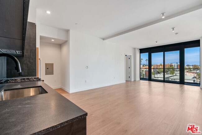 Building Photo - 10700 Tabor St Unit 213 Rental