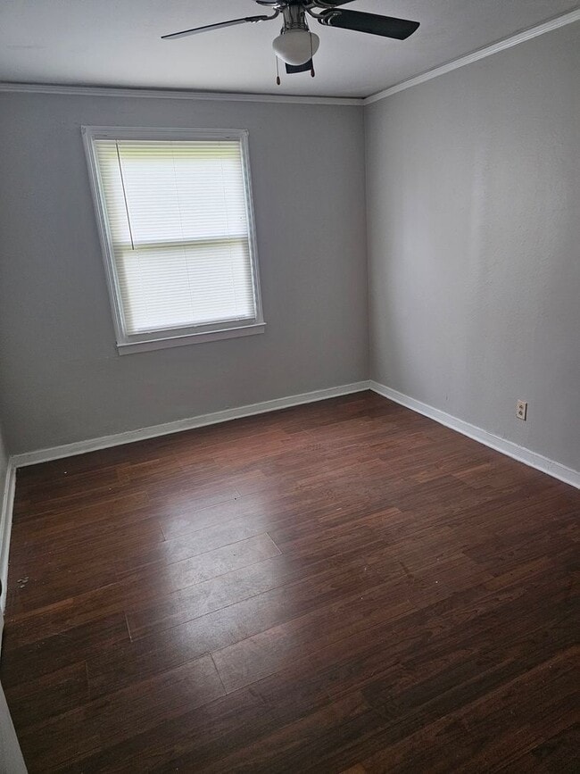 Photo - 3 bdrm 1 bath ready to rent