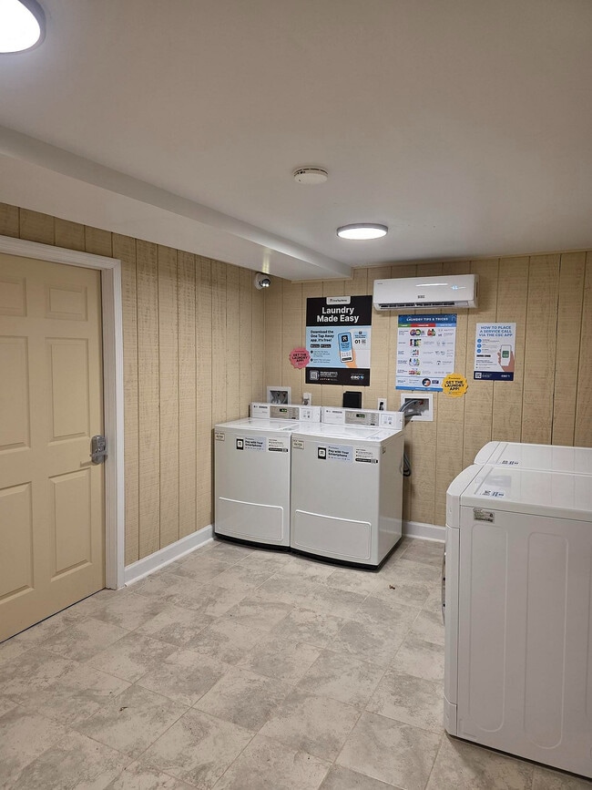 Laundry Facility @ Market Square - River Grove Apartments