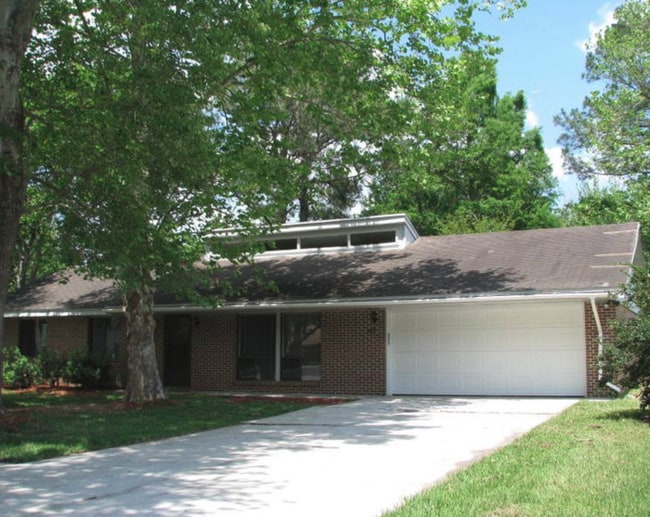 Building Photo - Great Home in Middleburg