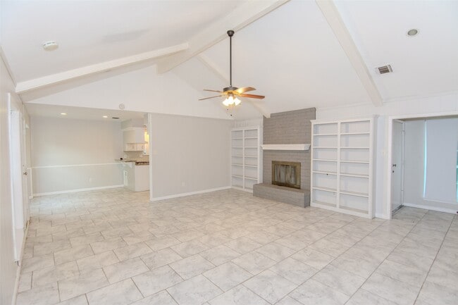 Photo - 116 White Cedar St