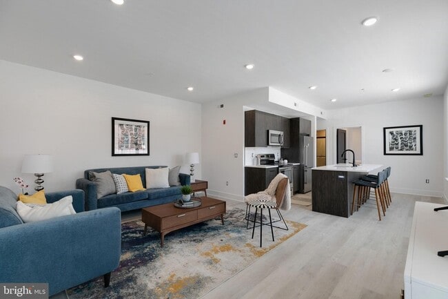 Photo - 3045-51 Richmond St Unit 501