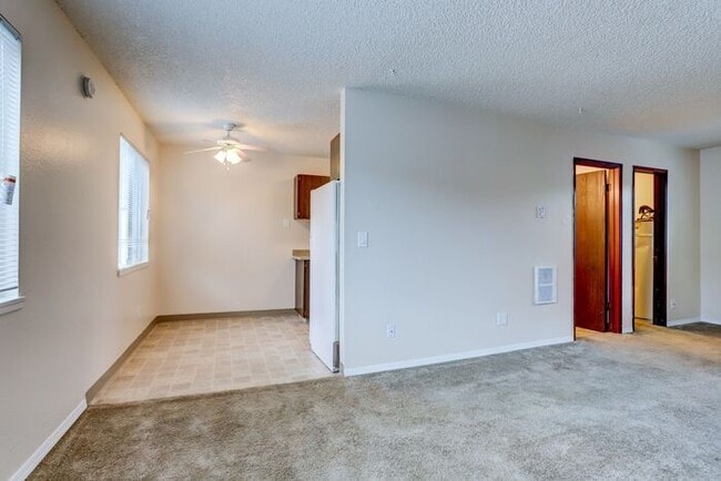 Building Photo - Cozy Studio Apartment — The Perfect Place to Call Home! Enjoy 1 Month FREE Rent!