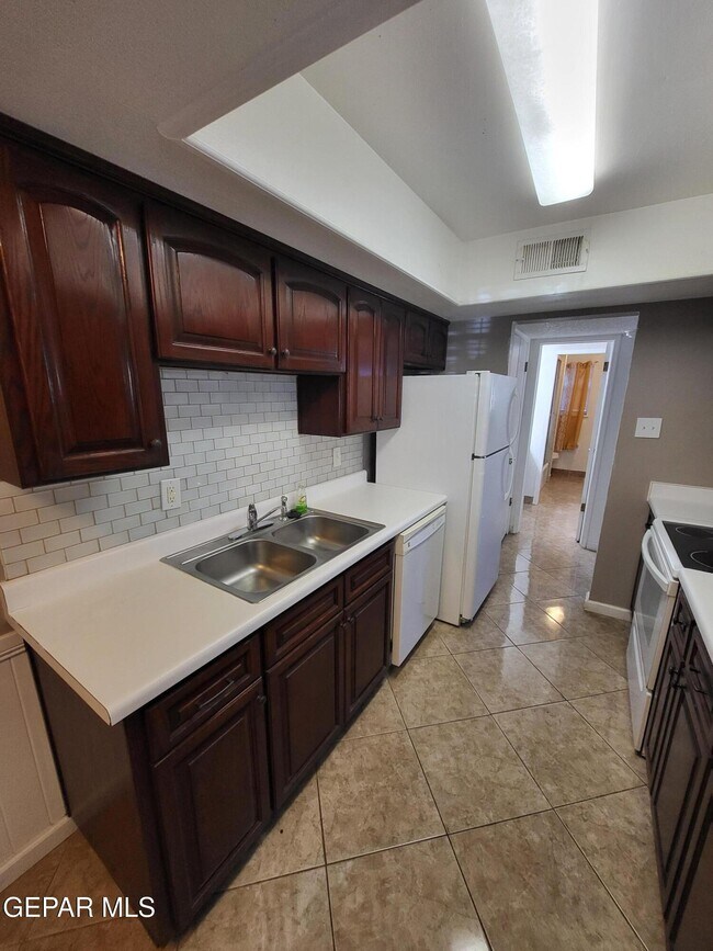 Photo - 6700 Escondido Dr