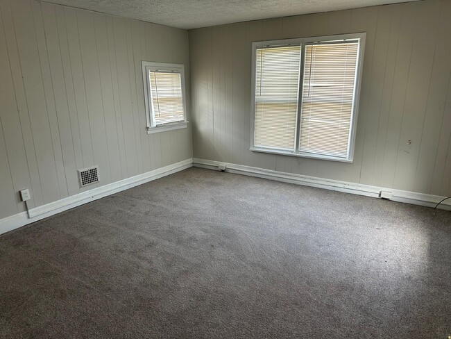 Photo - 208 Courtland St