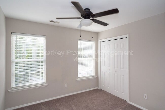 Photo - 204 Evening Star Dr