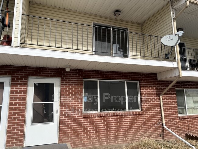 Building Photo - 2415 6th Ave