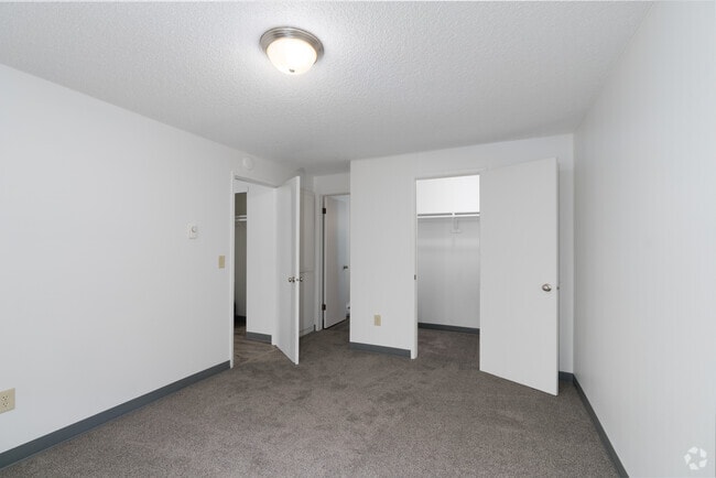 1BR, 1BA - 670SF - Bedroom - Northridge Court Apartments