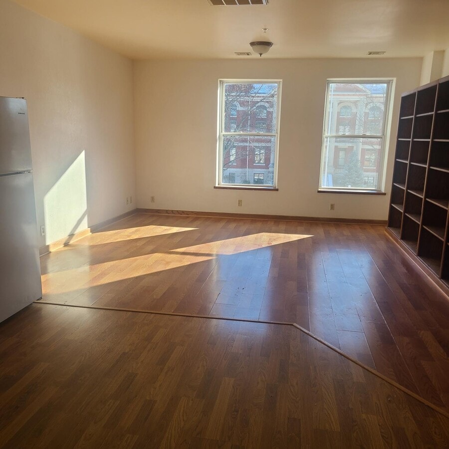 Photo - 218 W Central Ave