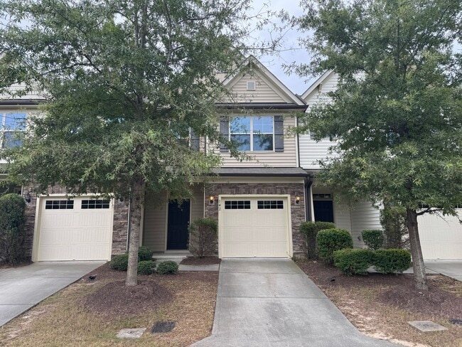 Building Photo - Spacious Durham Townhome Minutes from RTP ...