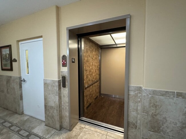 Photo - CONDO LOCATE IN GATED COMMUNITY  IN DR. PH...