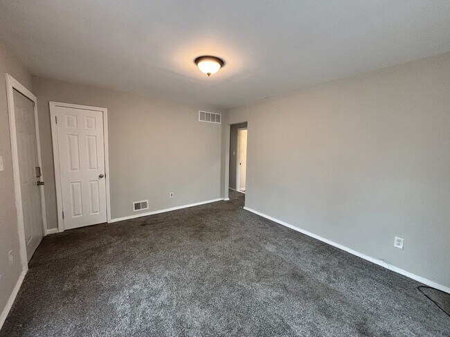 Photo - 20245 Archdale St