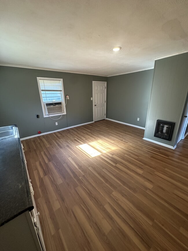 Photo - 114 Jelk St