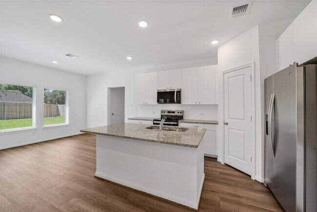 Photo - 13614 Pine Dr