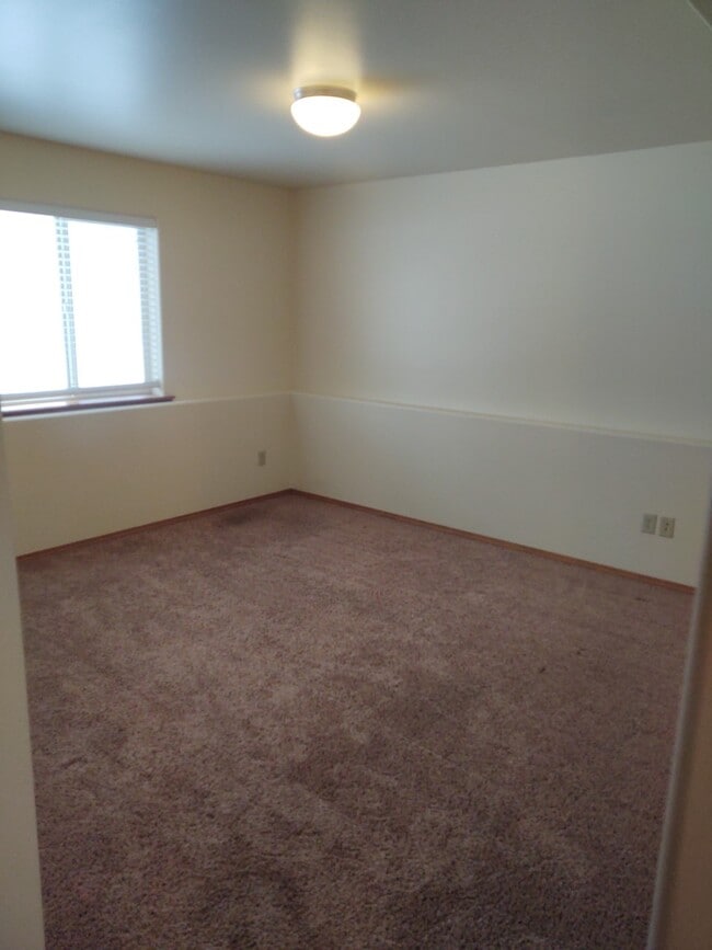 Photo - 811 W 3rd St