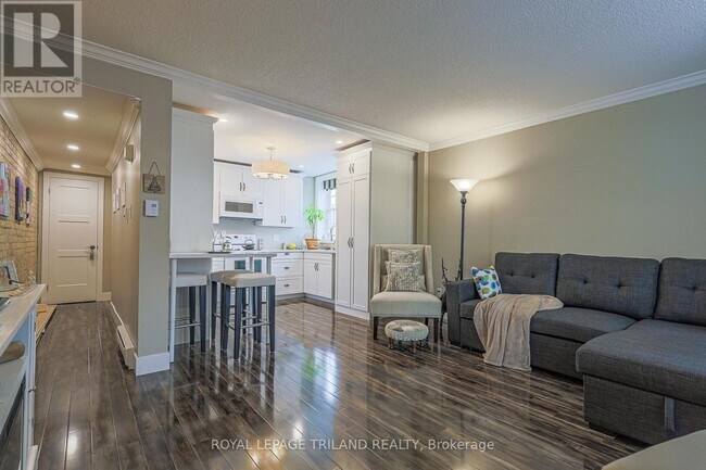 Photo - 713 King St Unit 1