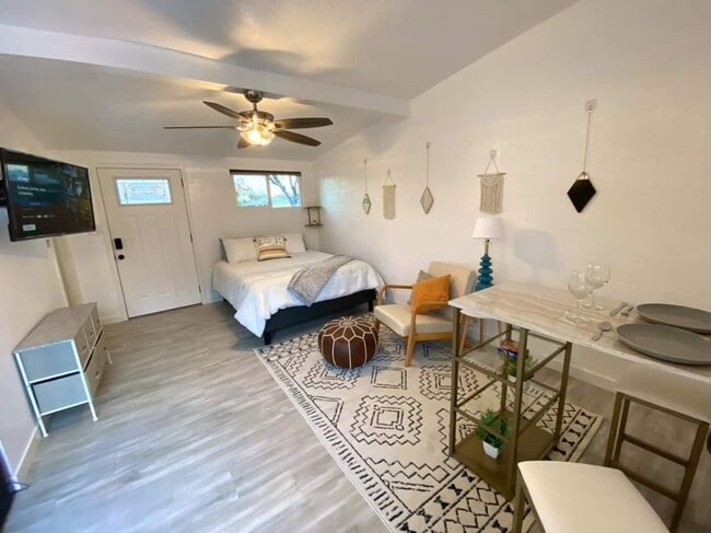 Photo - 1201 E Moreland St