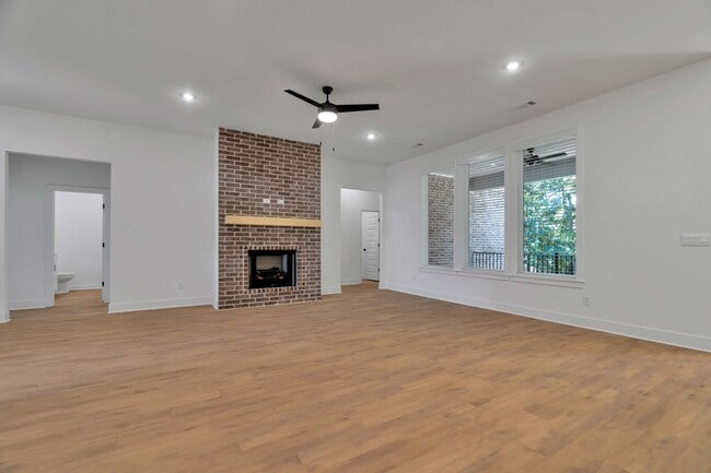 Photo - Large 5 Bedroom 3 Bath home in great location!
