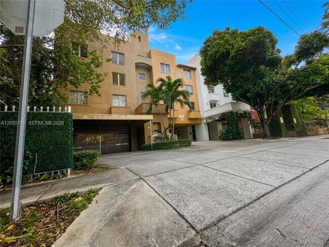 Photo - 2630 SW 28th St Unit 44
