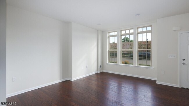 Photo - 95 Robeson St