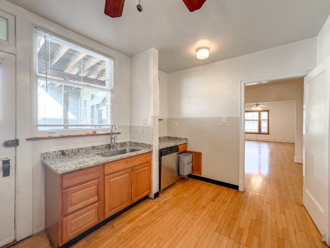 Photo - 6312 N Glenwood Ave Unit J06P