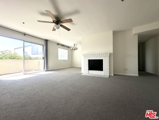 Photo - 1731 Barry Ave Unit 211