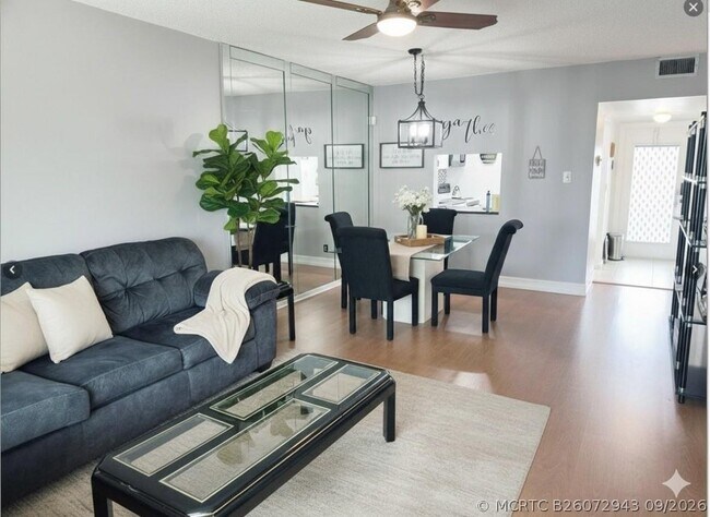 Building Photo - 7505 NW 5th Pl Unit 203