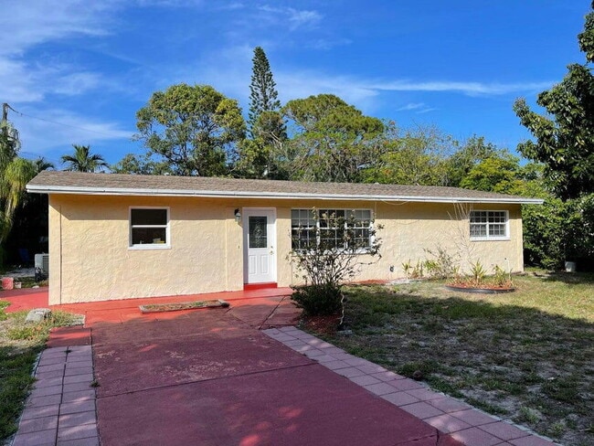 Building Photo - 249 NW 4th Diagonal Rental