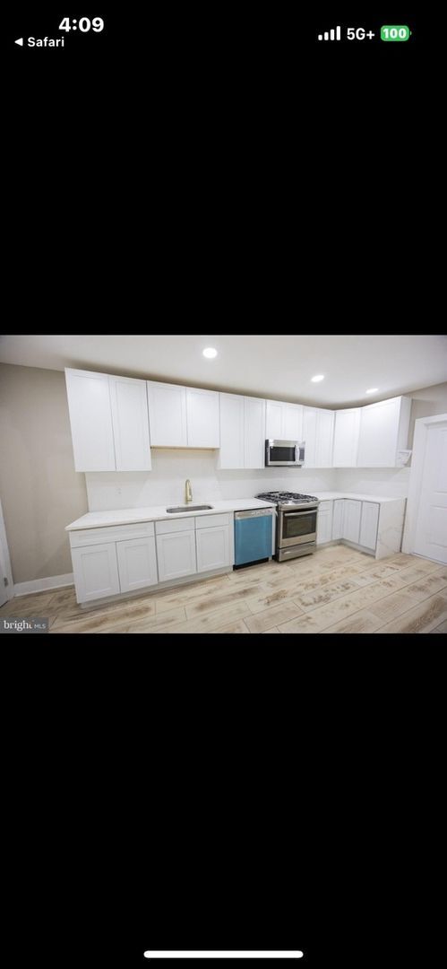 Photo - 6522 Regent St