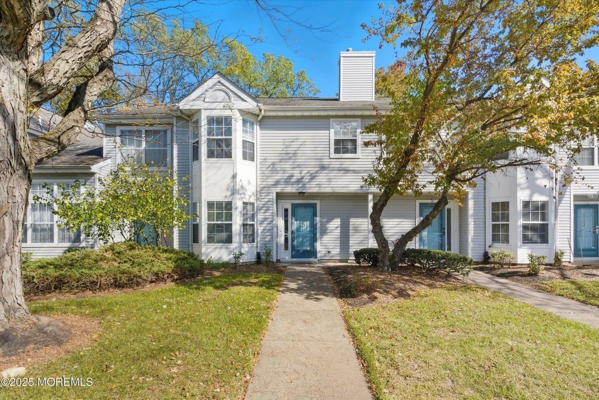 Photo - 325 Towne Dr