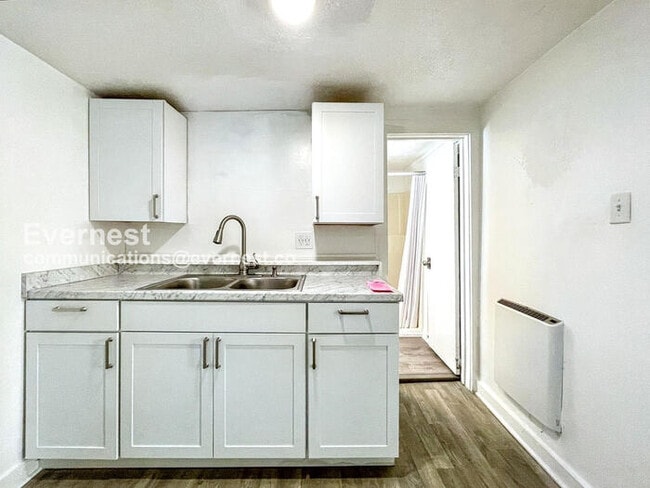 Photo - 102 Chestnut St