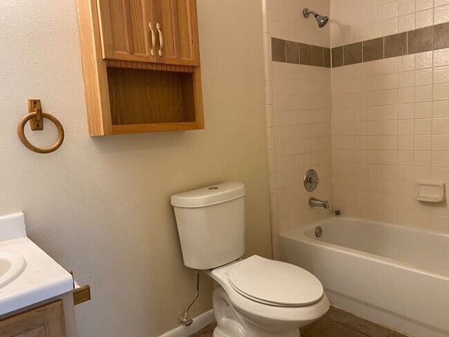 Photo - 7545 Windsor Oaks