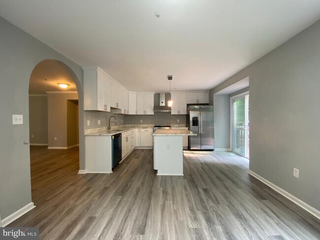 Photo - 1931 Barrington Ct