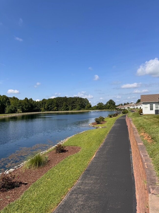 Photo - 2 Bedroom || 2 Bathroom in Lakewalk