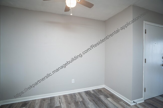 Photo - 2525 Lakeview Ave