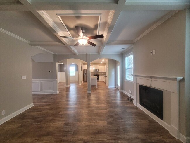 Photo - Exquisite 5 Bedroom 3 Bath Home