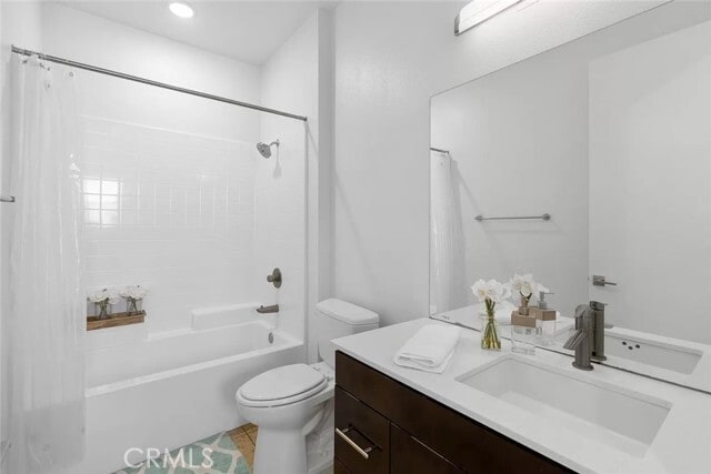 Photo - 2581 Arvia St