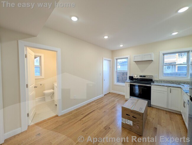 Photo - 5-7 Lowell Cir Unit #1 Unidad #1